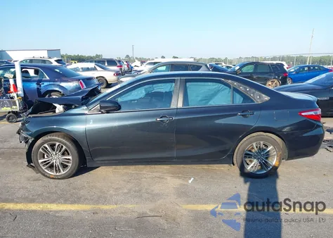 2016 Toyota Camry Le/Xle/Se/Xse z USA, uszkodzony, nr VIN 4T1BF1FK0GU260158
